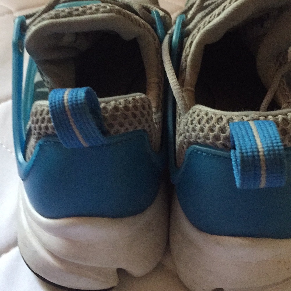 Shoes - Picture 4 of 5